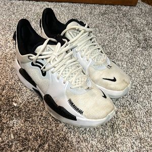 Men’s Nike Paul George size 9
